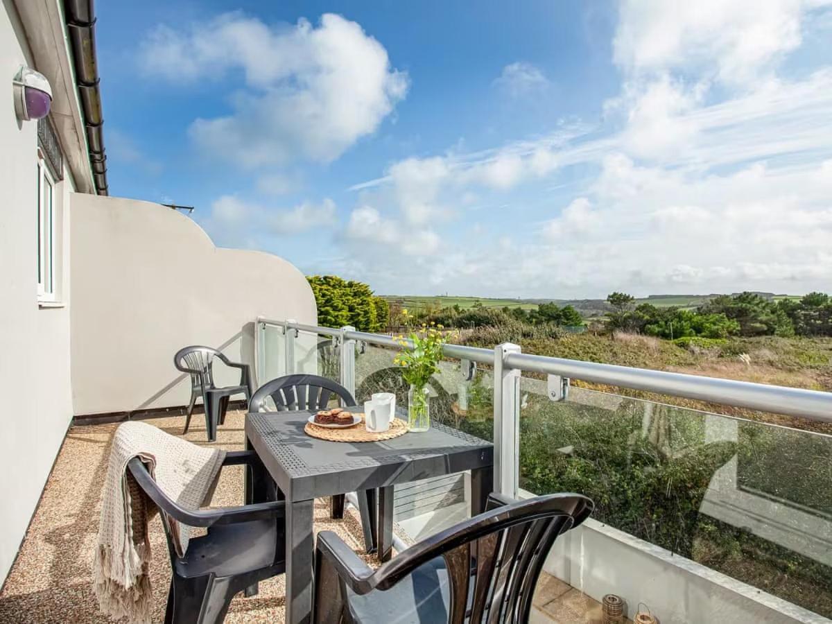 Three Bedroom House In Porth New Quay Exterior foto